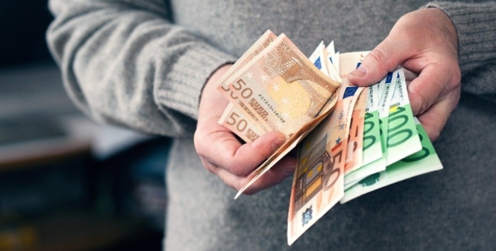 Rritet informaliteti, 380 miliarde leke qarkullojne jashte bankave